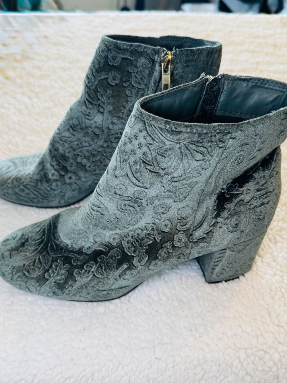 Zigi Soho Nydia Ankle Booties Womens Size 9.5 Velvet Green Gray Coquette - Picture 5 of 12